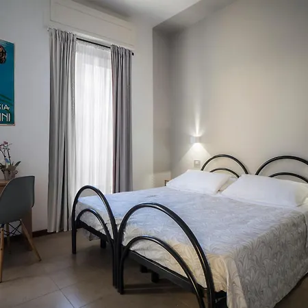 Mon Pays Hotel Rímini