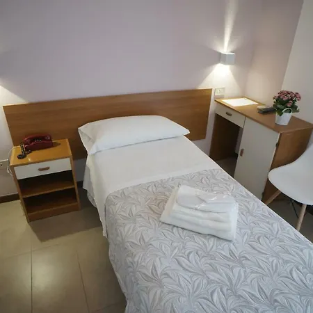 Mon Pays מלון 3*